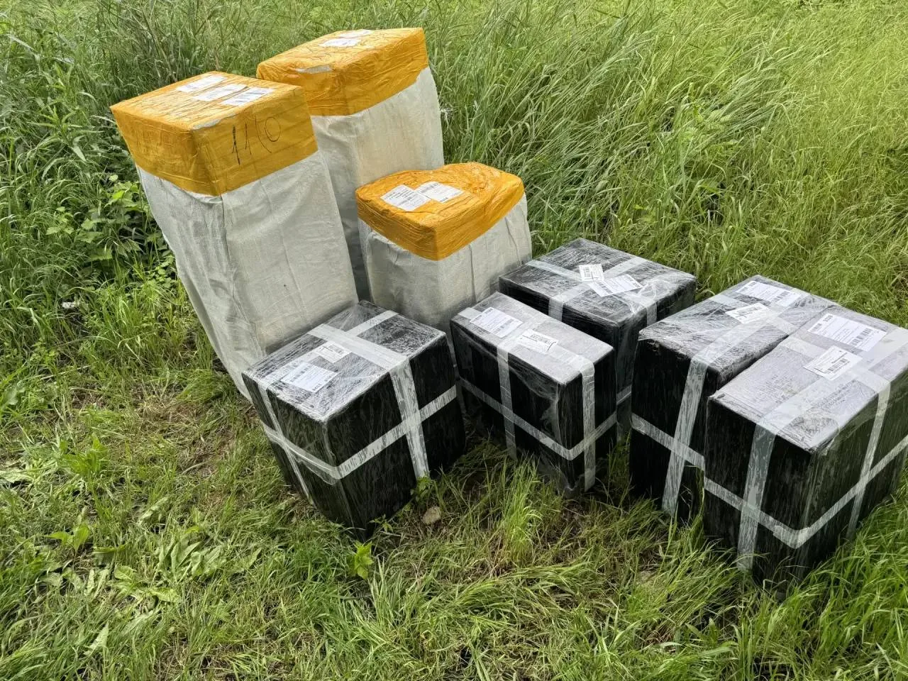 Полиция Кубани изъяла 11 тысяч пачек нелегальных сигарет  В посёлке Российском (г. Краснодар) операт