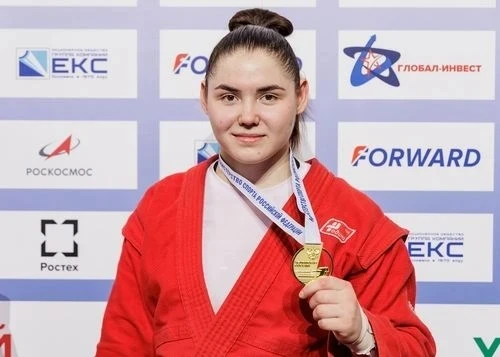🎉 Коллектив МОУ ДО Спортивная школа «Уралец» поздравляет свою выпускницу Речкалову Дарью с днем рож