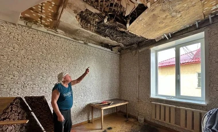 После обрушения потолка квартиру пенсионерки в Кургане восстановят