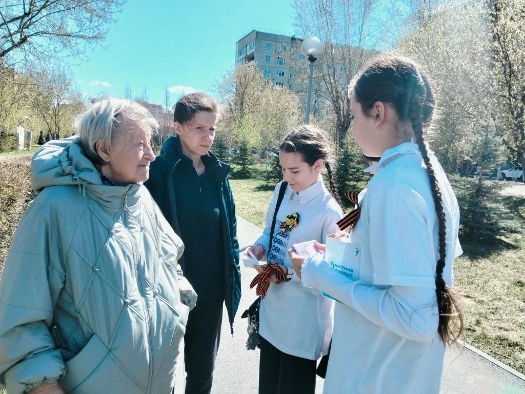 Символ памяти в руках поколений: акция «Георгиевская лента» в школе №68! 🎗🇷🇺В преддверии великого пр