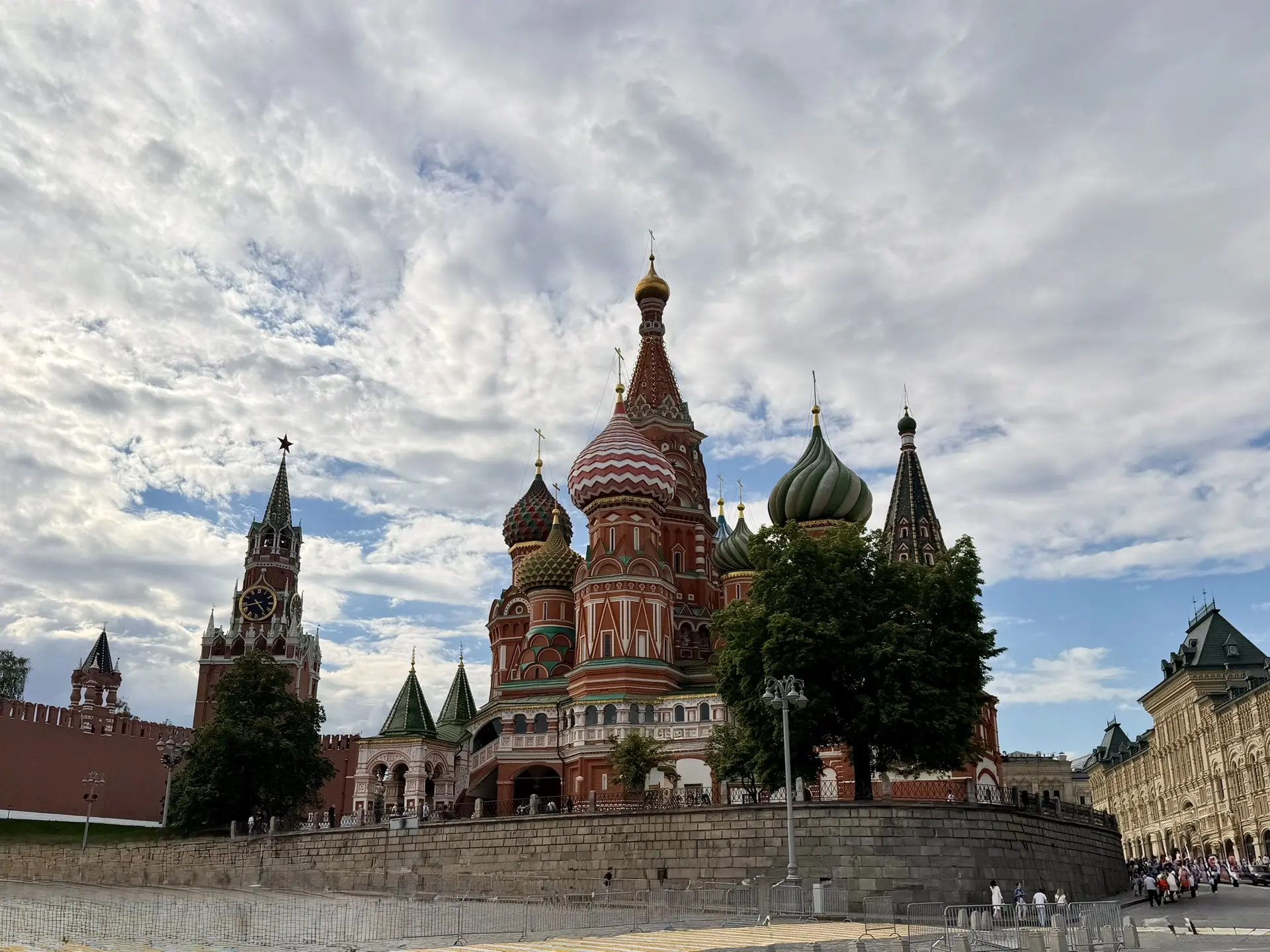 Поздравляю с Днём России! ❤️

Этот праздник объединяет всех, кто предан своей стране и вносит вклад 