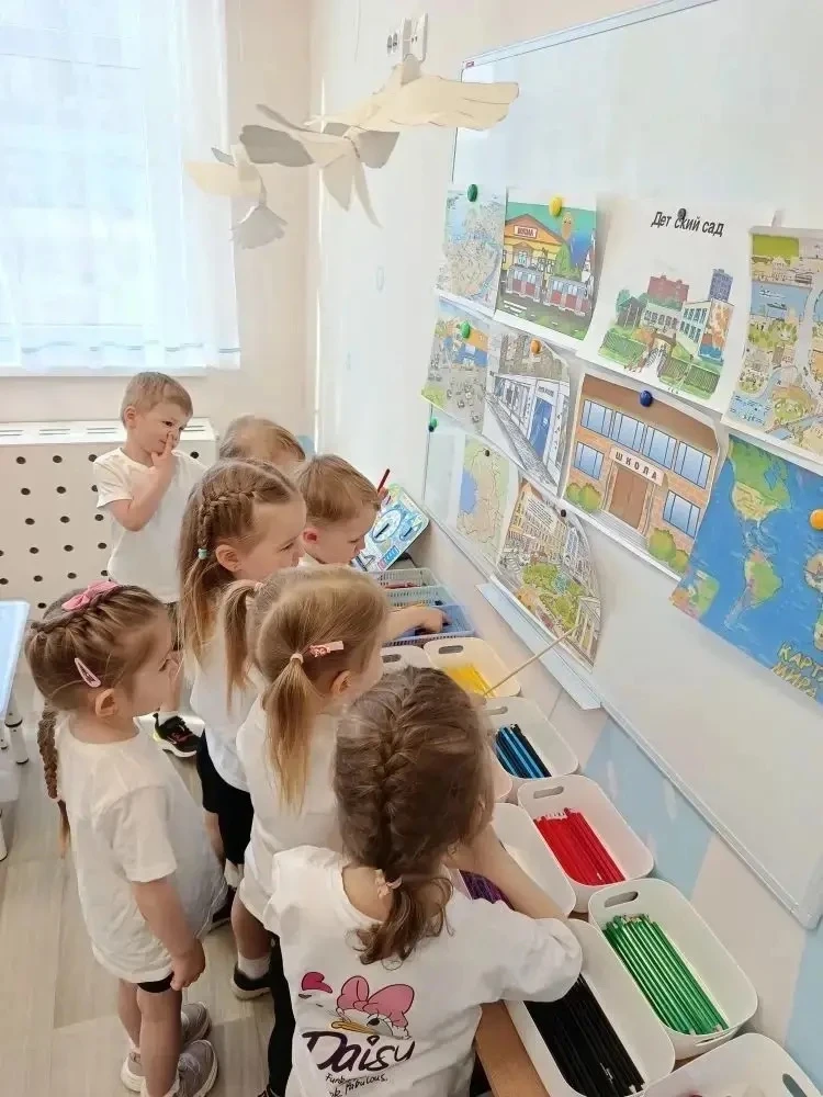 На этой неделе группа «Совята» отправилась в увлекательное путешествие по Санкт‑Петербу...