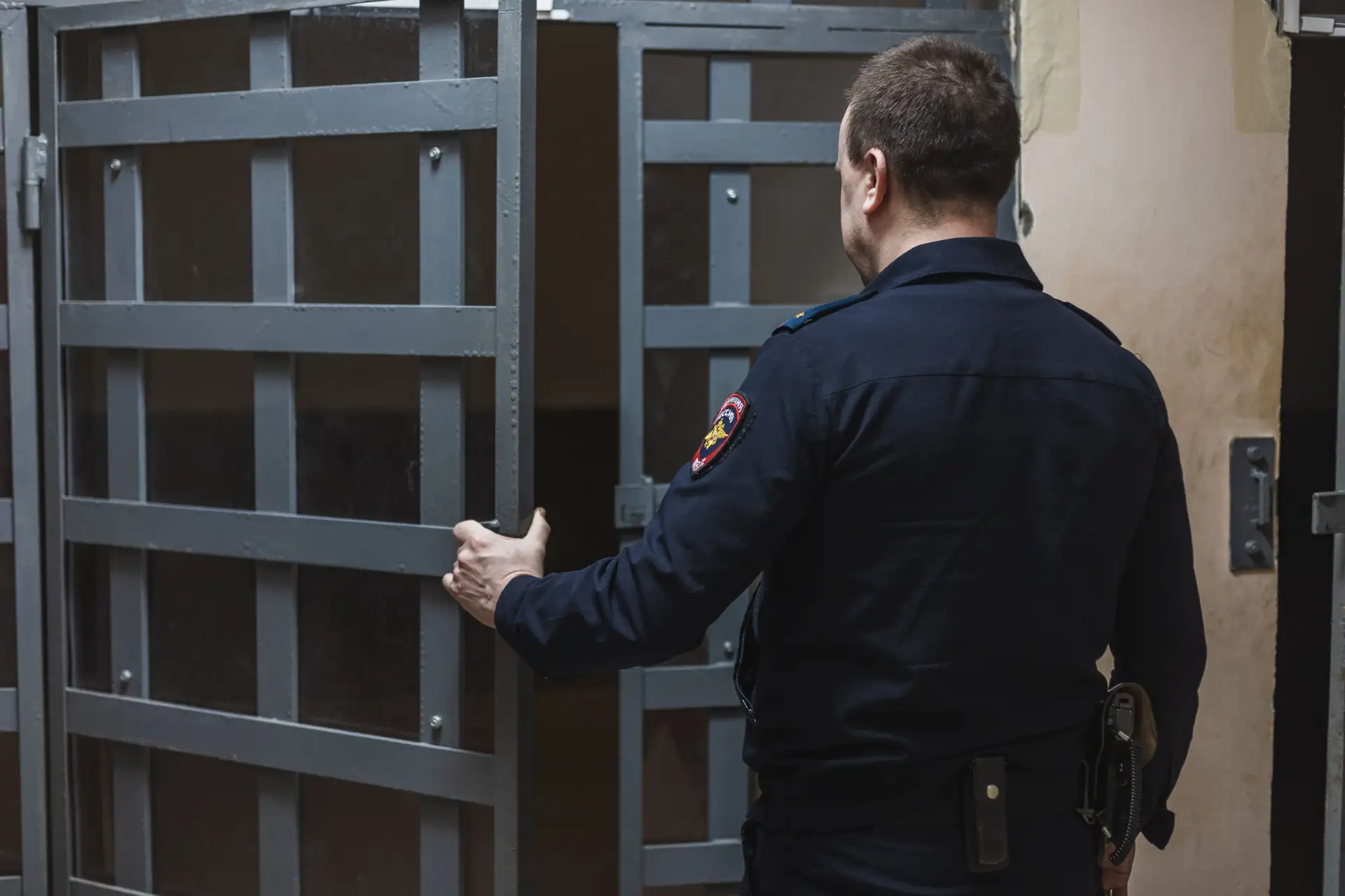 Костромские полицейские задержали подозреваемого в разбое  12 апреля в дежурную часть УМВД России по