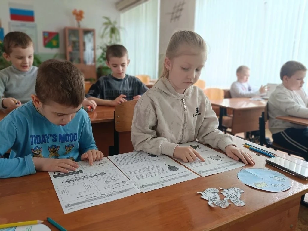 💥Первый день в школьном весеннем лагере: старт весенних каникул!  🎉Сегодня, 30 марта, в нашей школе 