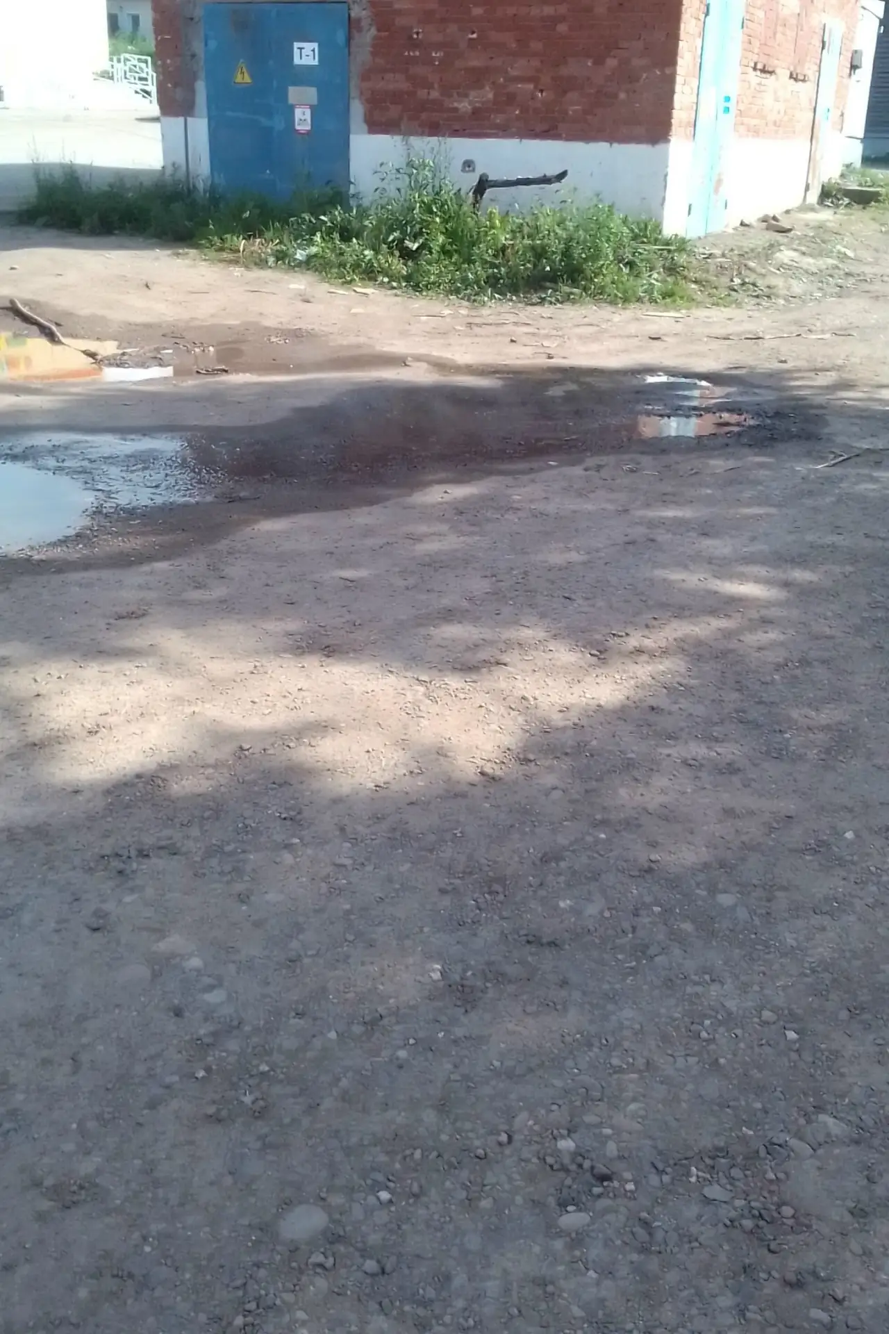 В самом центре протечка с паром ....

Здесь быстрее увидят
Алексей Борисович