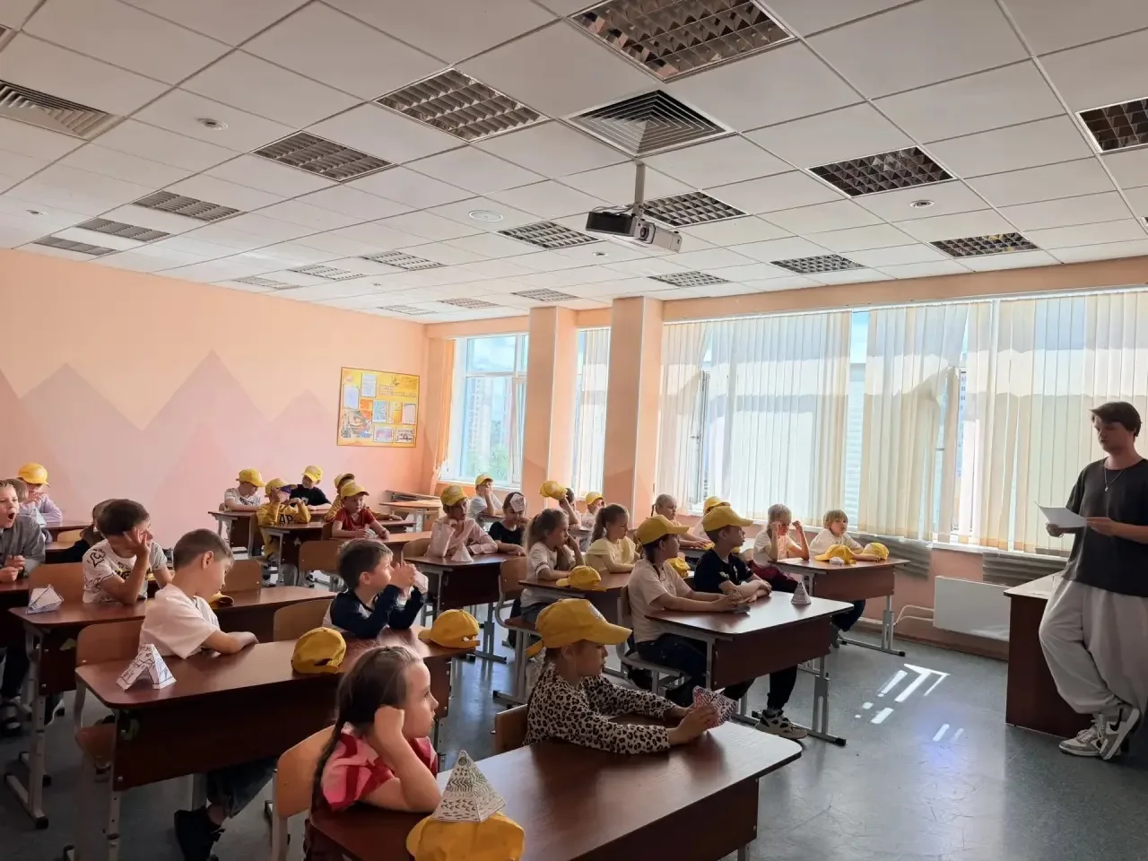 ☀️Школьный лагерь «Город солнца»

🗓В лагере состоялись тематические занятия, приуроченные ко дню ро