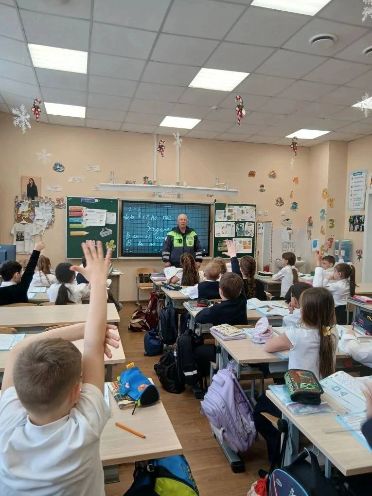 🚦В рамках традиционной Недели правовых знаний в нашей школе прошли встречи учащихся с сотрудниками Г