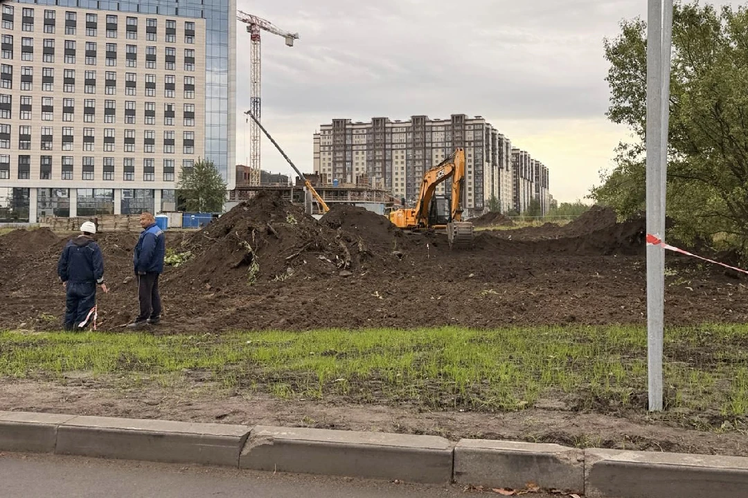 🚧 Строители расчистили пустырь у будущего вестибюля станции метро «Заставская»