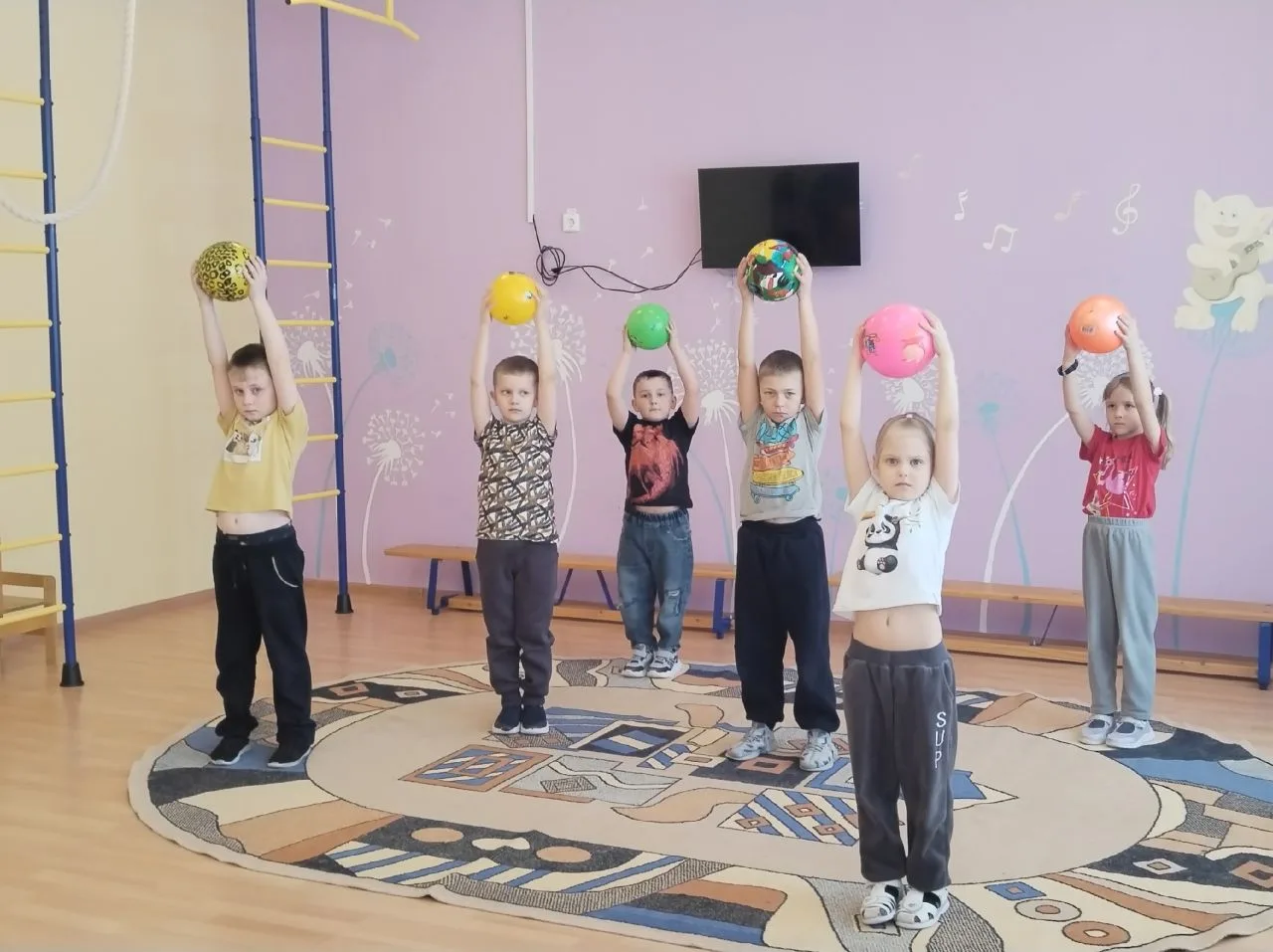 #физкультура#дети#мяч
С физкультурой мы на "ТЫ"🏃‍♀️🏃🤸‍♀️!
Любим 🫶физкультуру мы!!!

Мяч ⚽️🏐🏀– 
