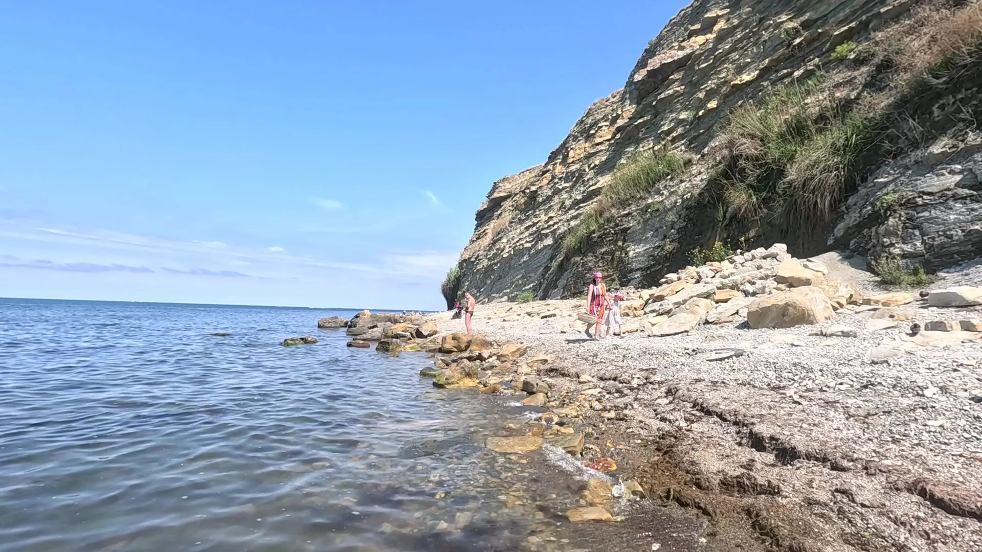 Анапа 9 июля☀️. Пляж Тургеневский спуск. Воздух +27, море +25, небольшие волны. Под водой красота: в