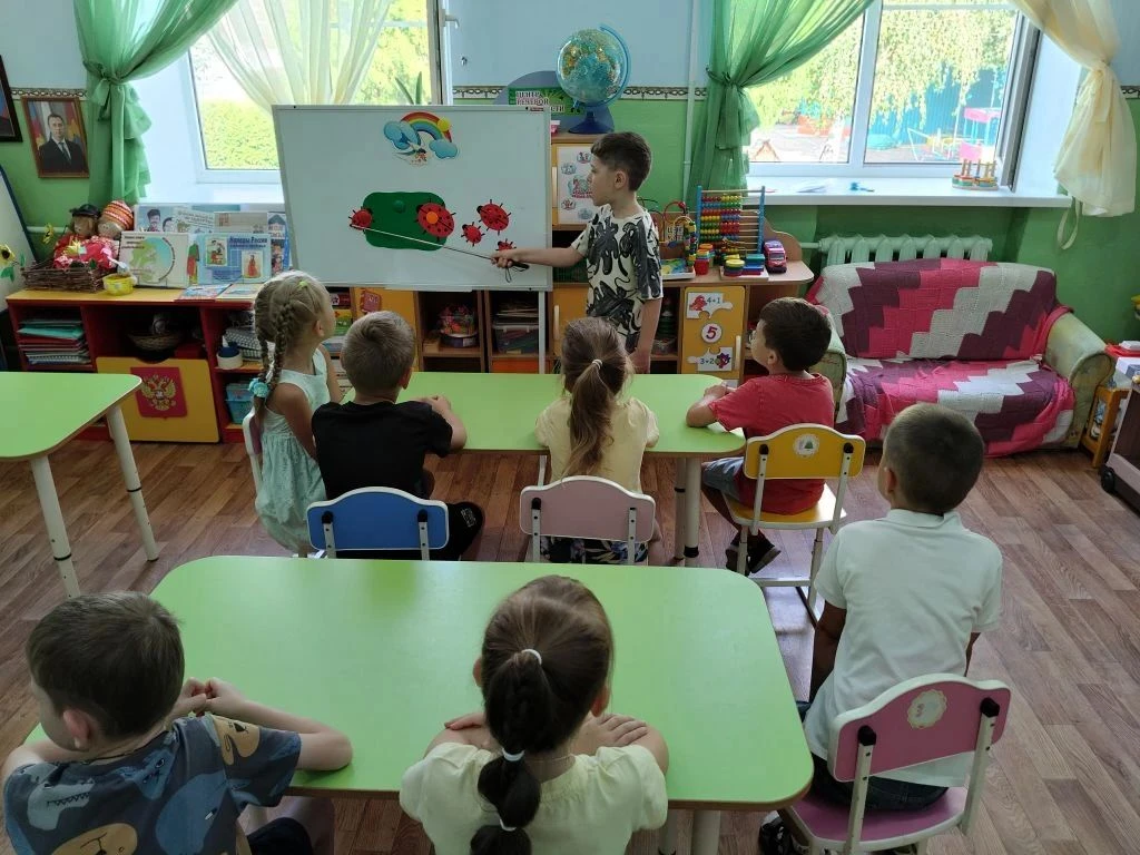 В старшей группе «Любознайки» прошел День занимательной математики. Это было яркое и по...