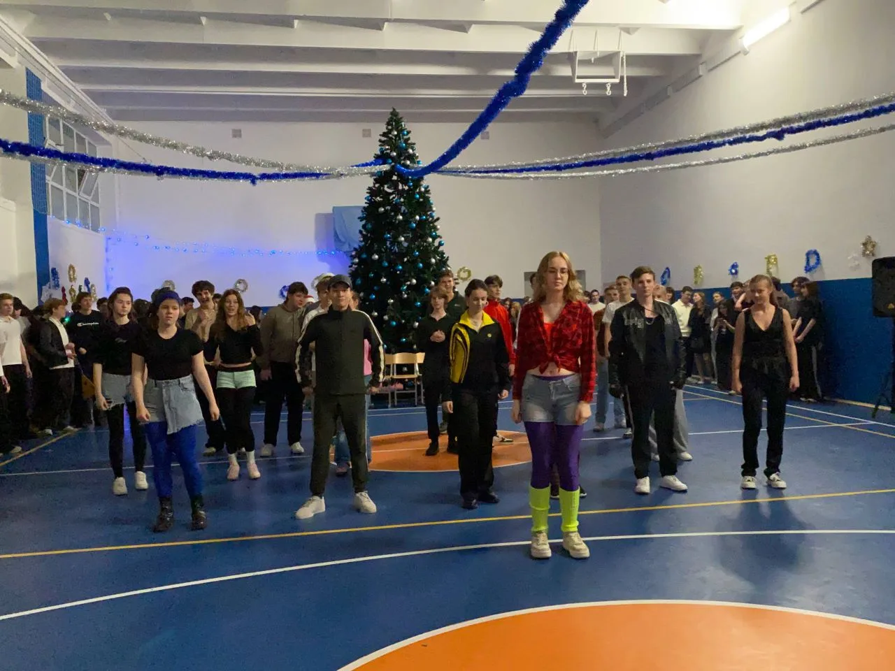 А третий день был наполнен красками и стилем 90-х🎄