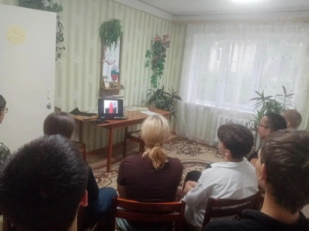 25 июня в студенческом общежитии состоялся круглый стол на тему «Становление молодого человека в сов
