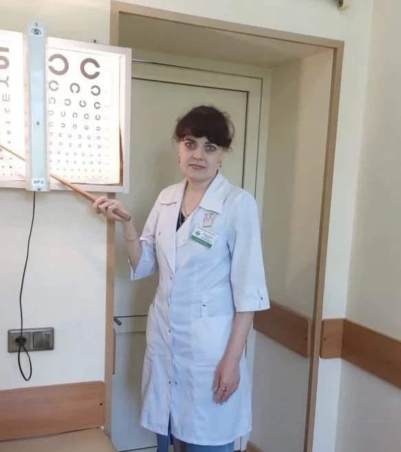 🥳 Сегодня свой 50-летний юбилей отмечает медицинская сестра офтальмологического кабинета поликлиник