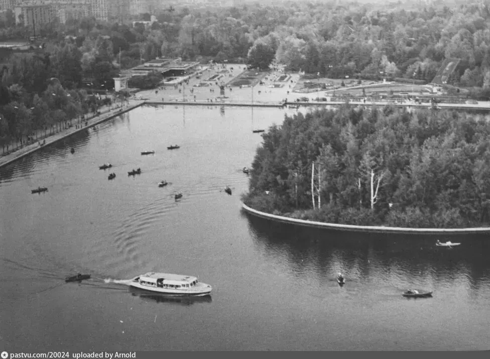 Вид с колеса обозрения Измайловского парка 1970