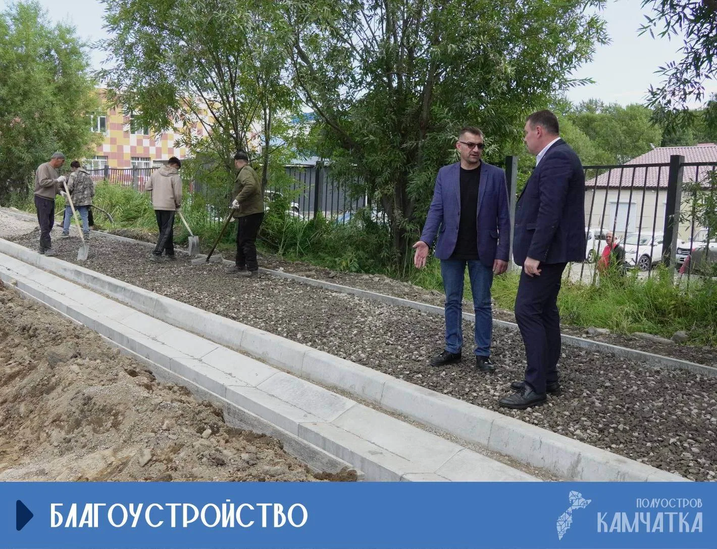 В Петропавловске-Камчатском продолжают ремонт проезда к социально важному объекту