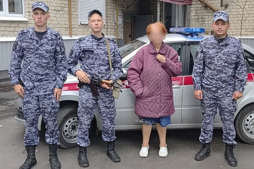 📌 В Саратовской области росгвардейцы вернули домой заблудившуюся пенсионерку