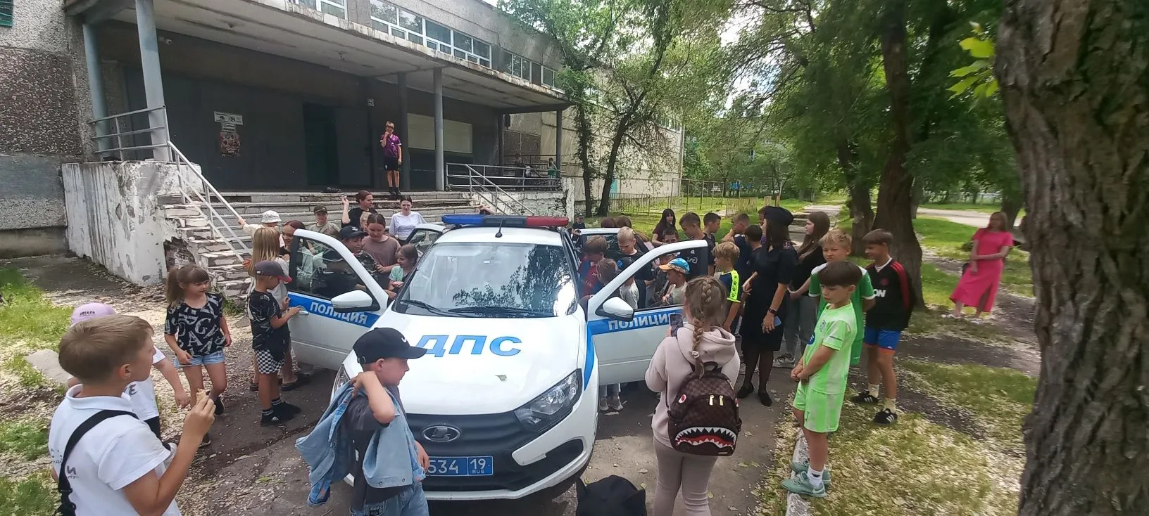 В рамках акции "Безопасное лето" наш пришкольный лагерь посетили сотрудники Саяногорско...