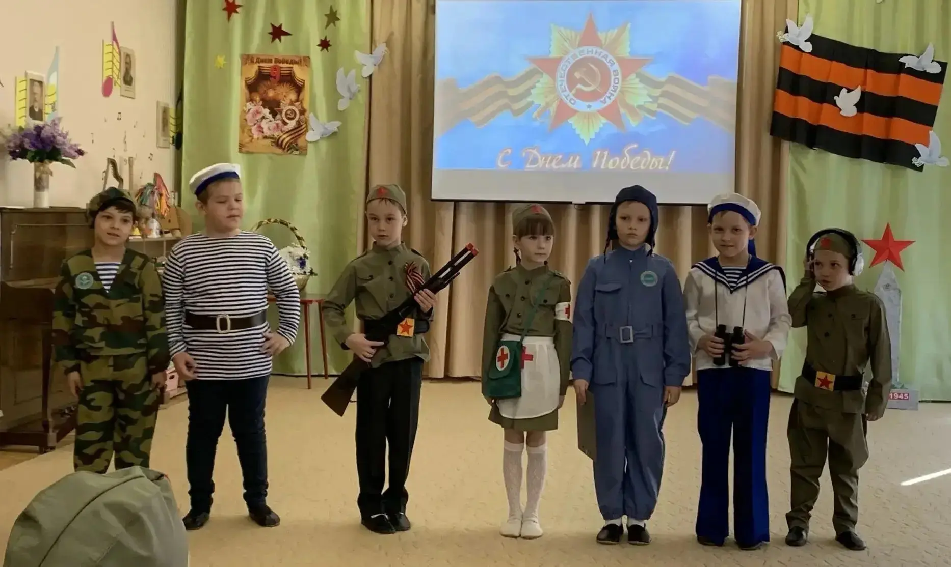 Концерт, посвящённый Дню Победы, состоялся  в дошкольном отделении лицея №4 (д/с №39). В зале царила