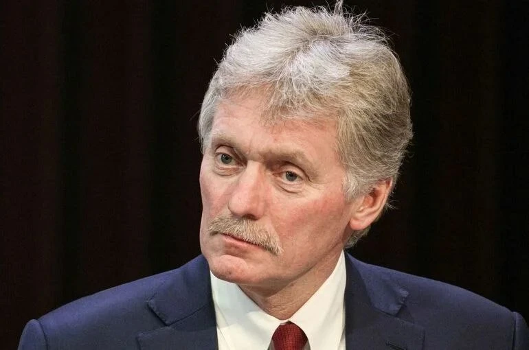 Пока достичь мира мирными способами невозможно, РФ будет воевать наотмашь — Песков.