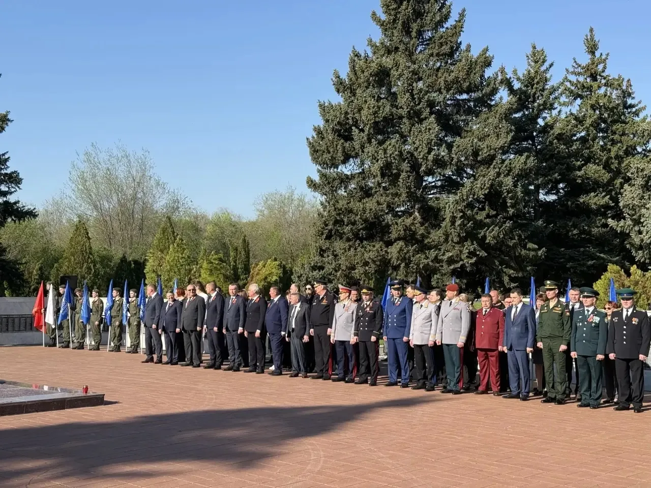 🕊️ В преддверии 81-й годовщины Победы руководитель Гострудинспекции в Саратовской обла...