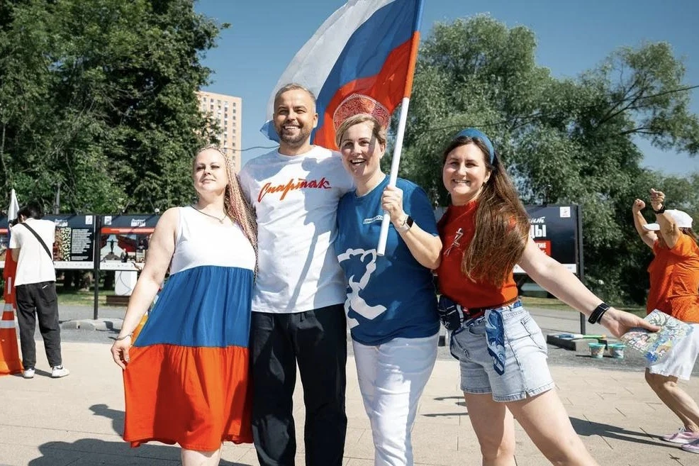 Общеобластное мероприятие «С Россией в сердце» продолжается 🇷🇺

Оставайтесь с нами! Вас ждет насыщ