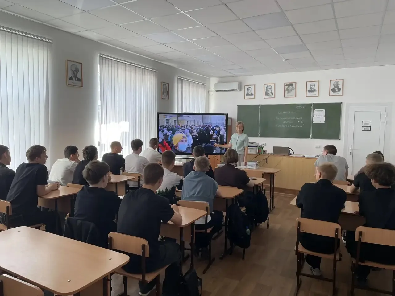 Правовая грамотность: о чем говорили на классных часах в Кореновском политехническом те...