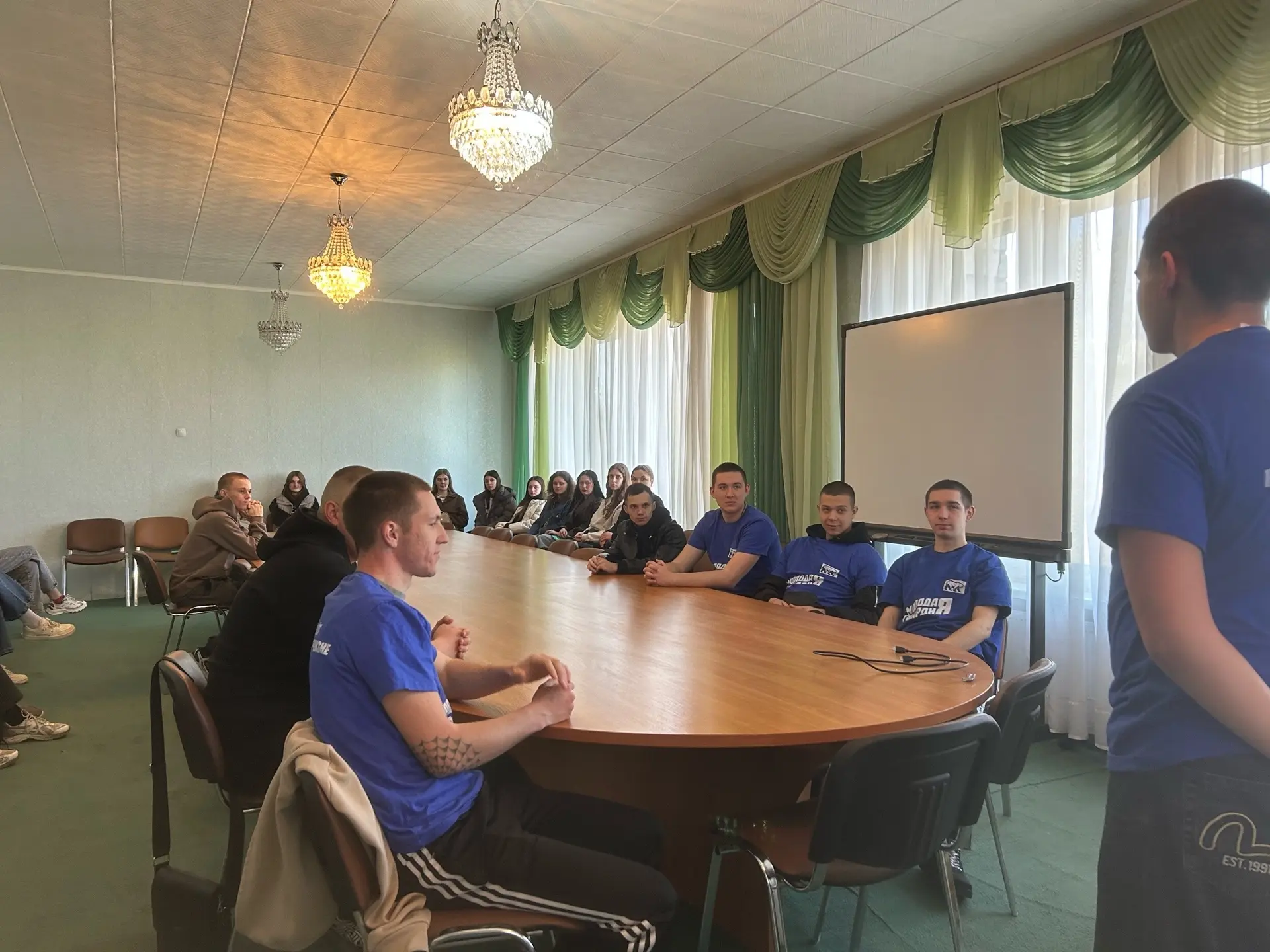 🤝🏻«Молодая Гвардия» в ЛГАУ: время становиться лидером!  💡Представители местного отделения «Молодой Г