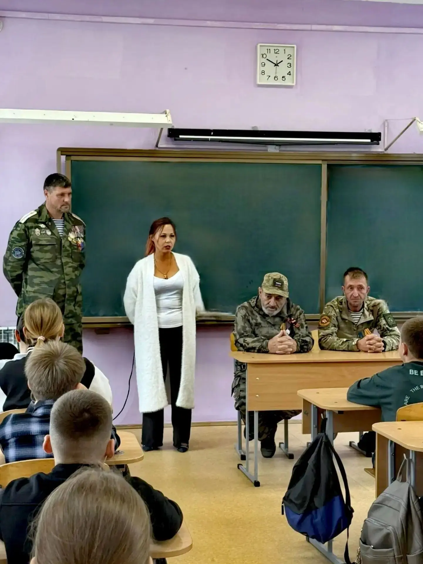 Сегодня в 6 «В» классе состоялся настоящий урок мужества. Для нашей школы — огромная че...