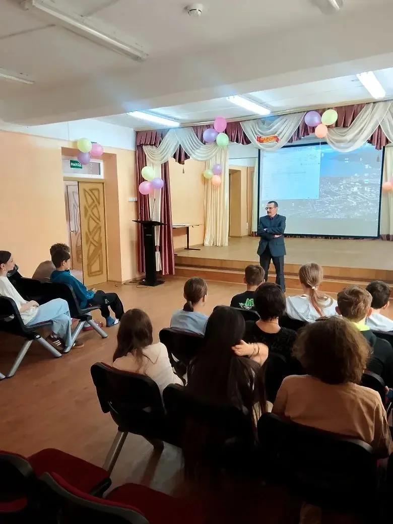 Мы – ЗА безопасное лето!!!!

▪️В летнем оздоровительном лагере «Радуга» на базе нашей школы – смена 