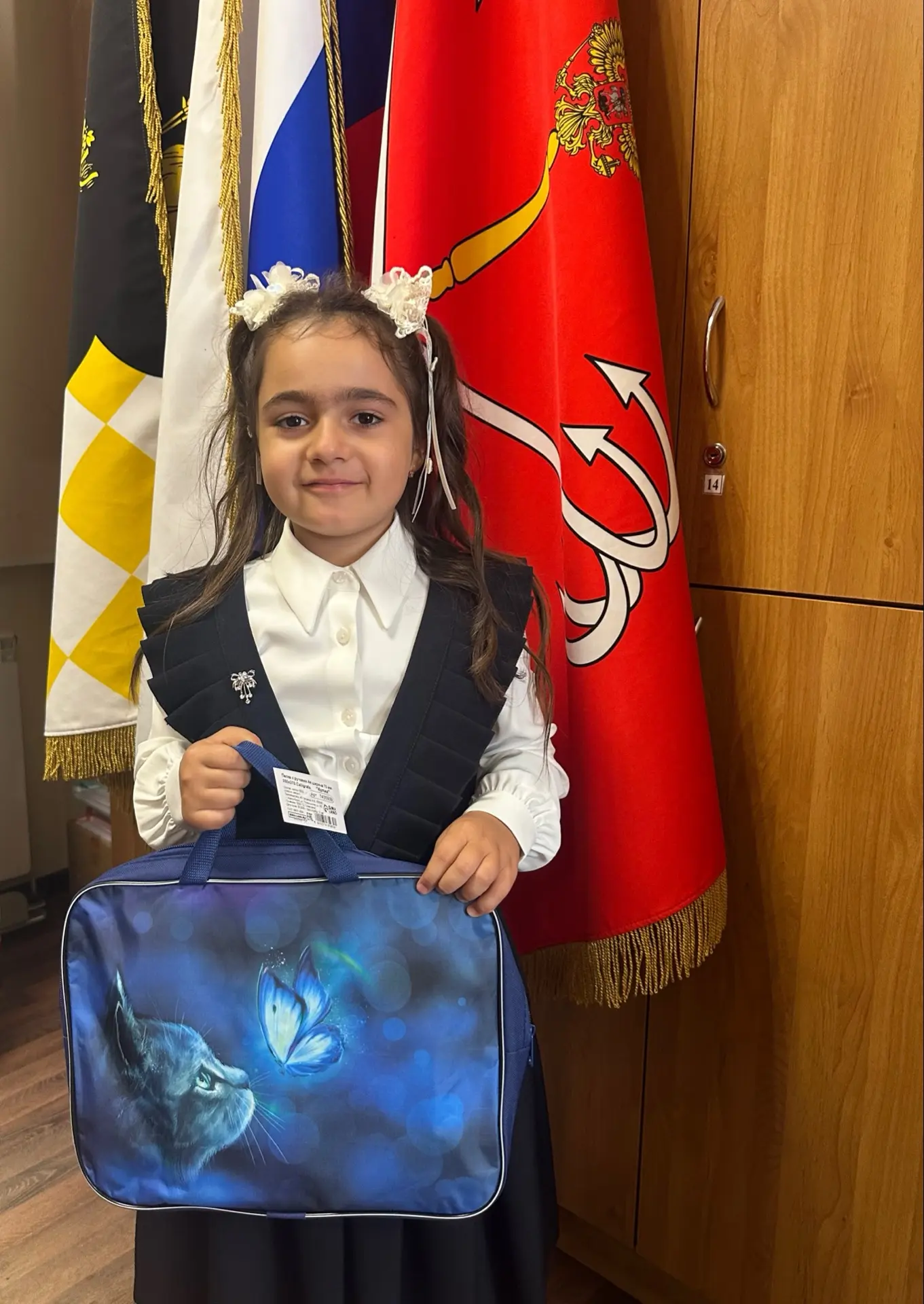 Продолжается вручение подарков первоклассникам ✨