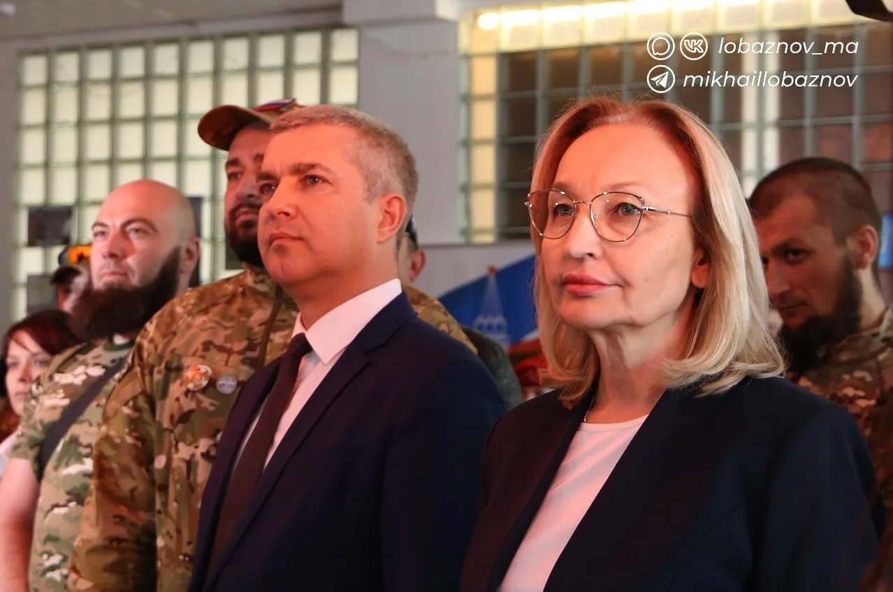 Совместно с участниками спецоперации, кадетами, юнармейцами и ребятами из военно-патрио...