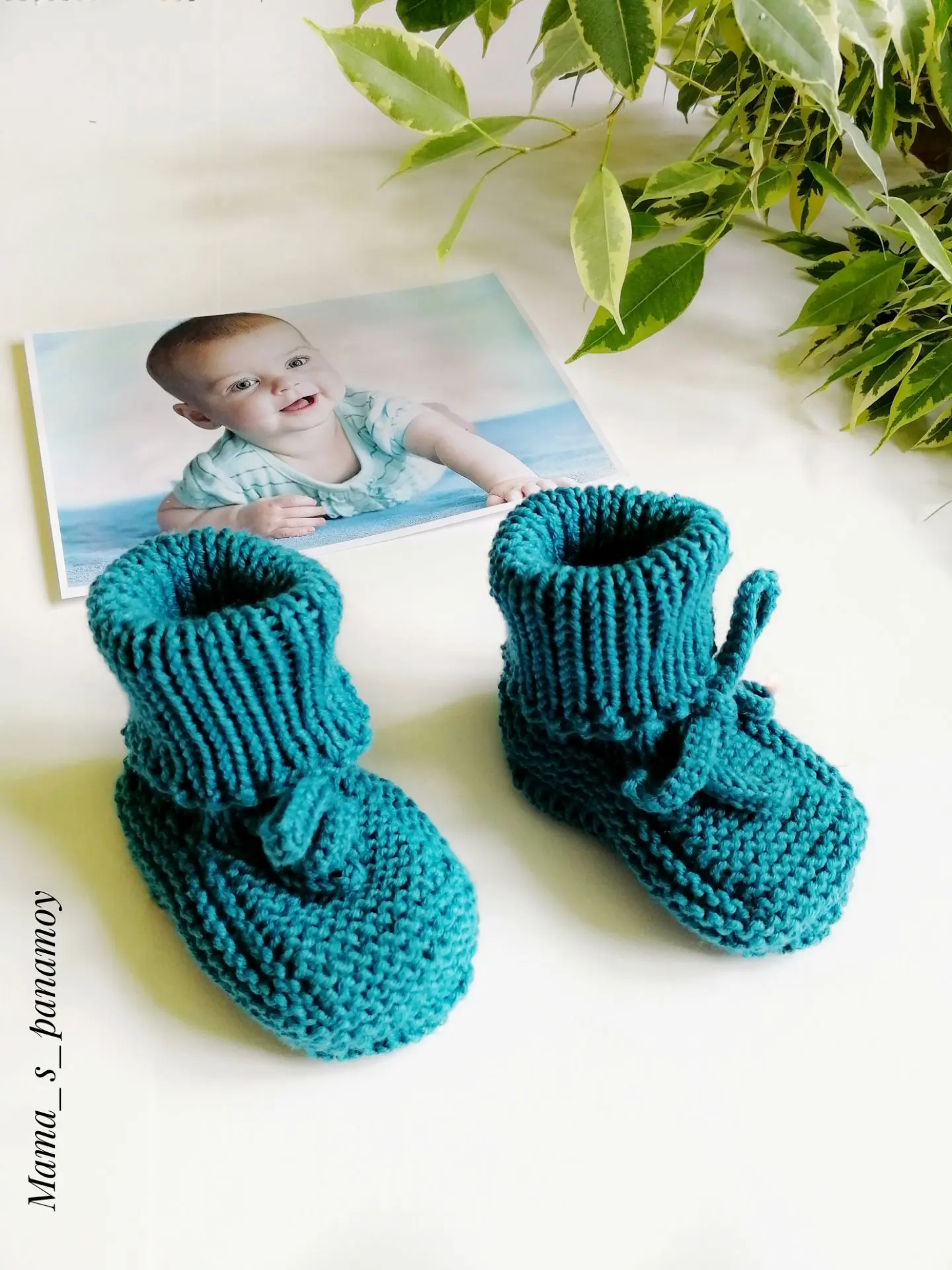 Вяжем пинетки из пряжи  Drops cotton merino в 50 г 110 м или из любой подобной.