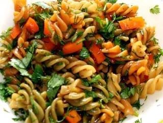 ТЕПЛЫЙ САЛАТ С МАКАРОНАМИ