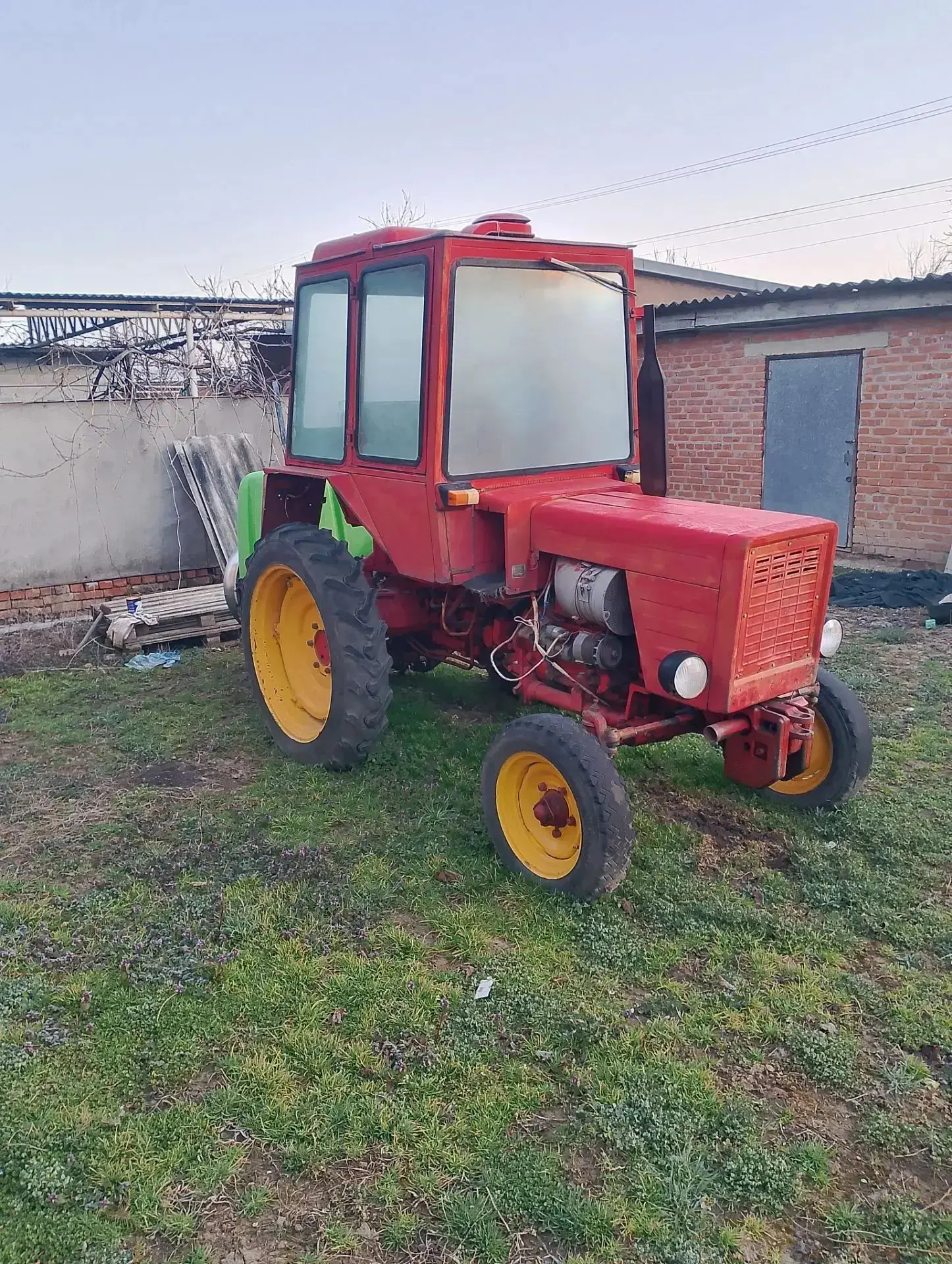 Продам трактор Т-25, в хорошем рабочем состоянии.320 т ,торг при осмотре .Славянский ра...