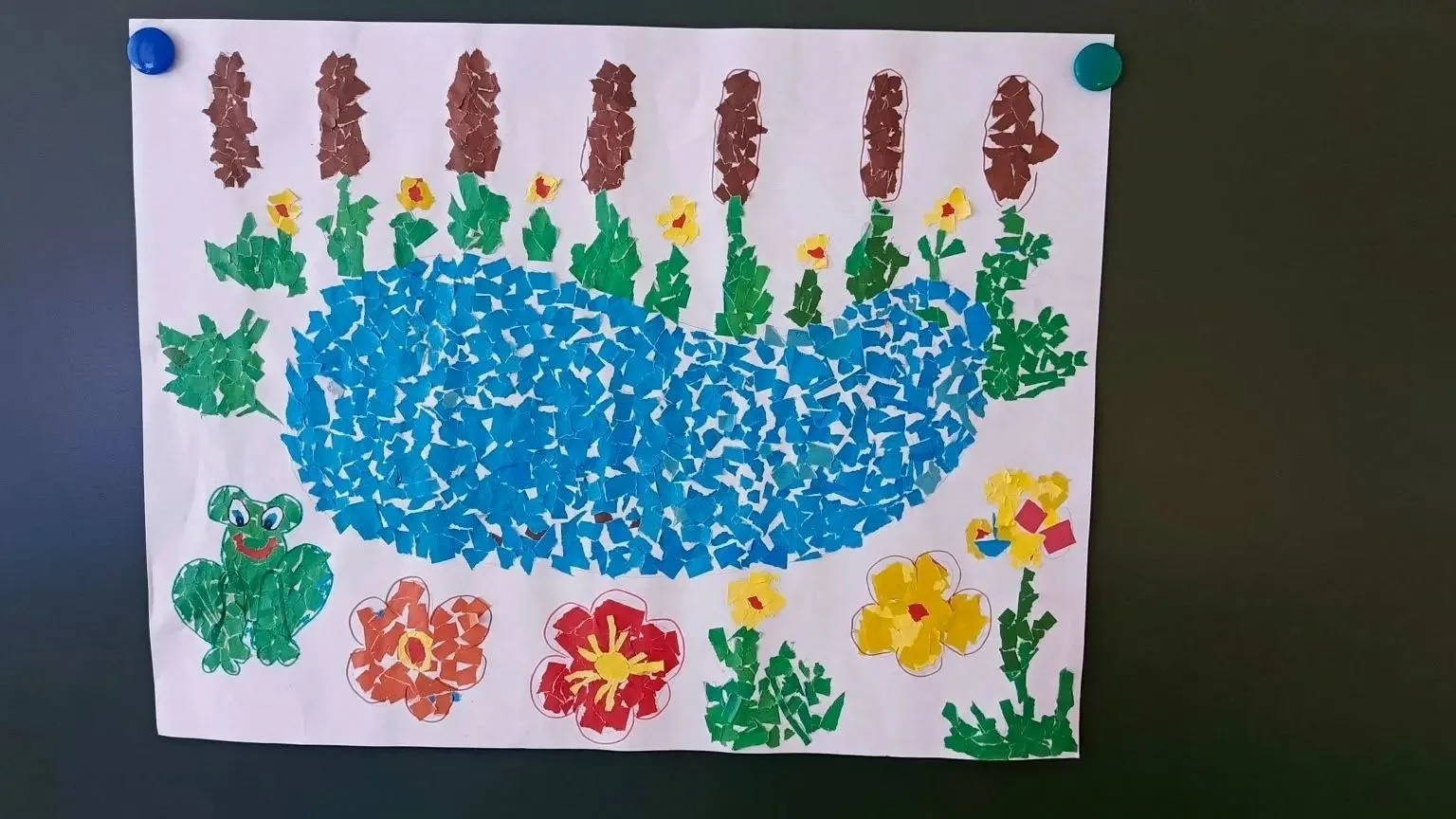 🎨 «На пруду» — работа в технике мозаики🧩
Наши «Совята» и «Пчелки» отлично потрудились! Из маленьки