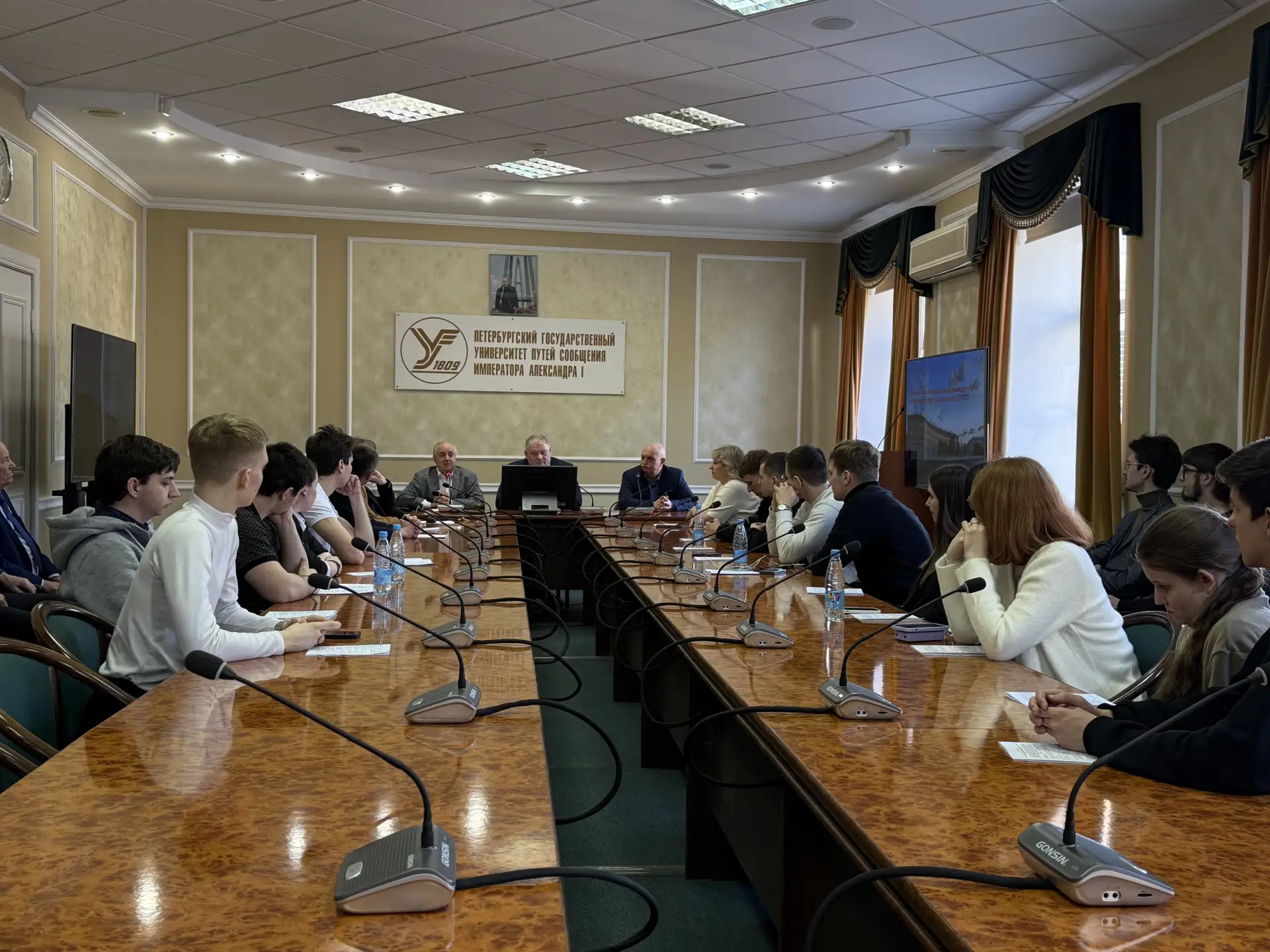 ✨ Сотрудничество ПГУПС и РУТ (МИИТ) набирает обороты  Новую группу студентов, прибывших в Санкт-Пете