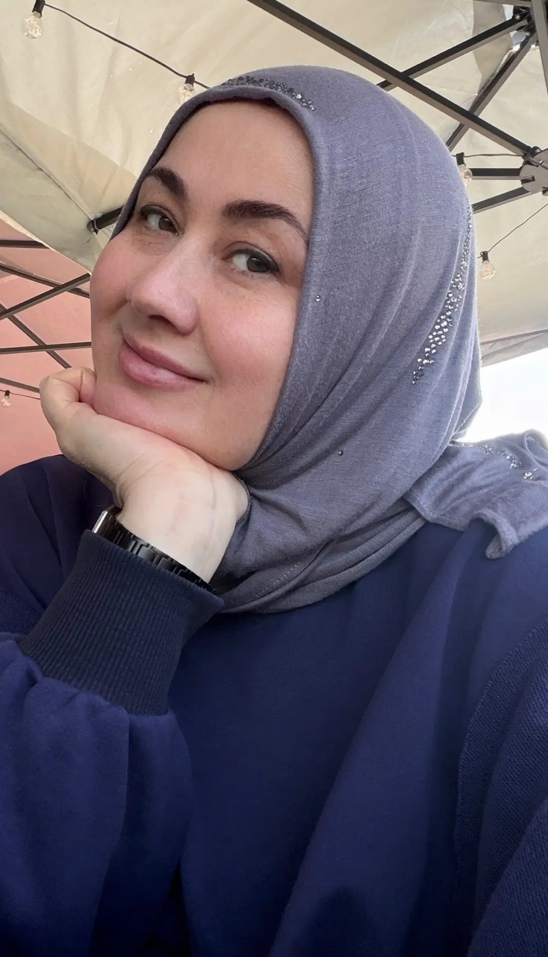 Привет девочки❤️ Начало истории в предыдущих постах🤫 Вот так обменявшись парой фраз мы разошлись, он