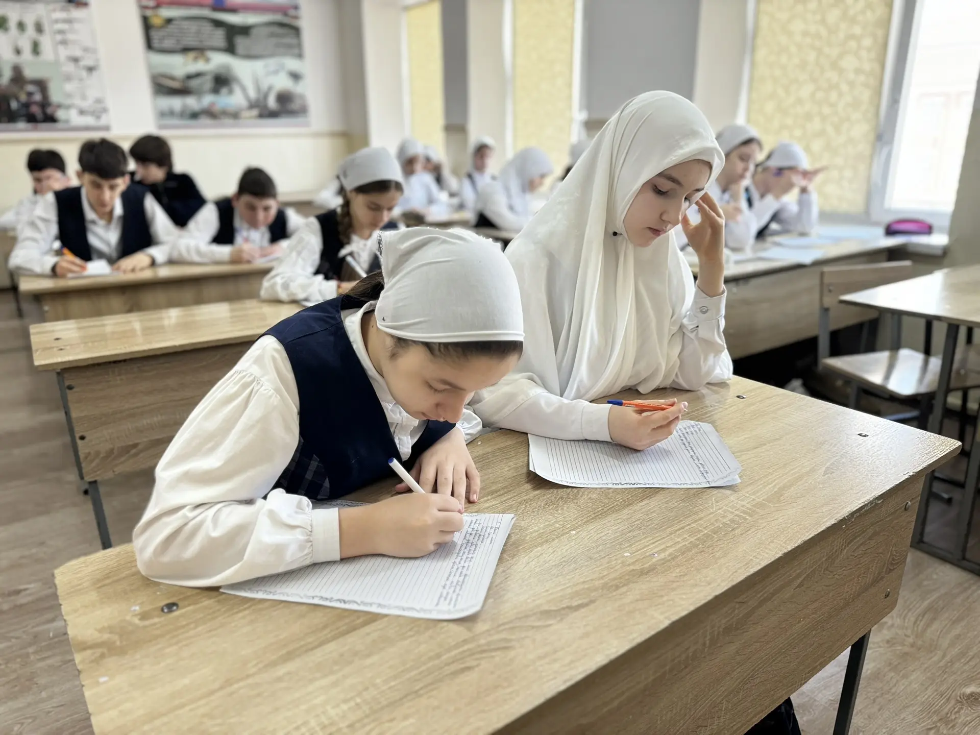 На этой неделе наша гимназия стала настоящей творческой лабораторией родного языка. У нас прошел гор