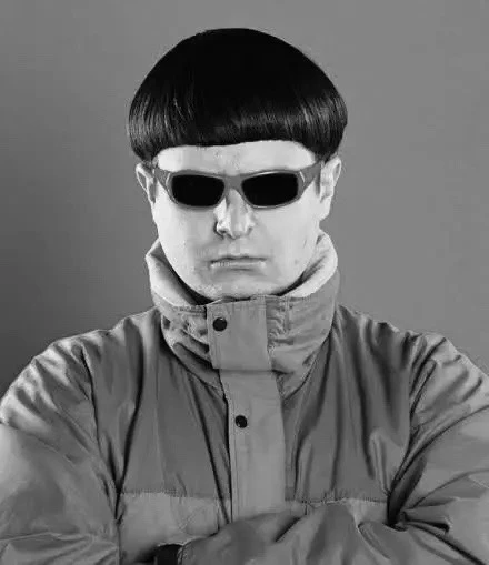 Певец   Oliver Tree погиб при крушении вертолета в Бразилии 

По данным CNN Brasil, он находился на 