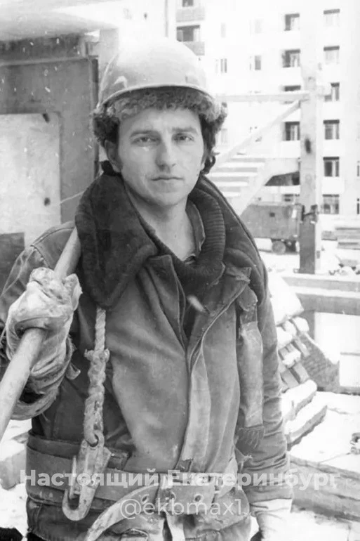 Владимир Шахрин на стройке МЖК, 1980-е годы


Прислать новость: админ