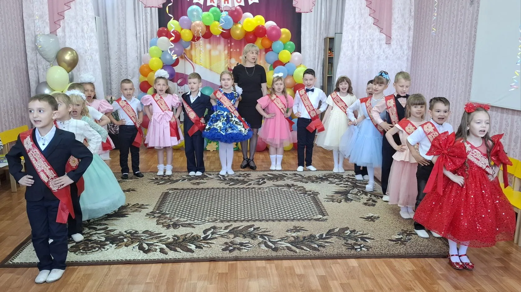 29 мая в нашем детском саду  прошел Выпускной.💃🕺
