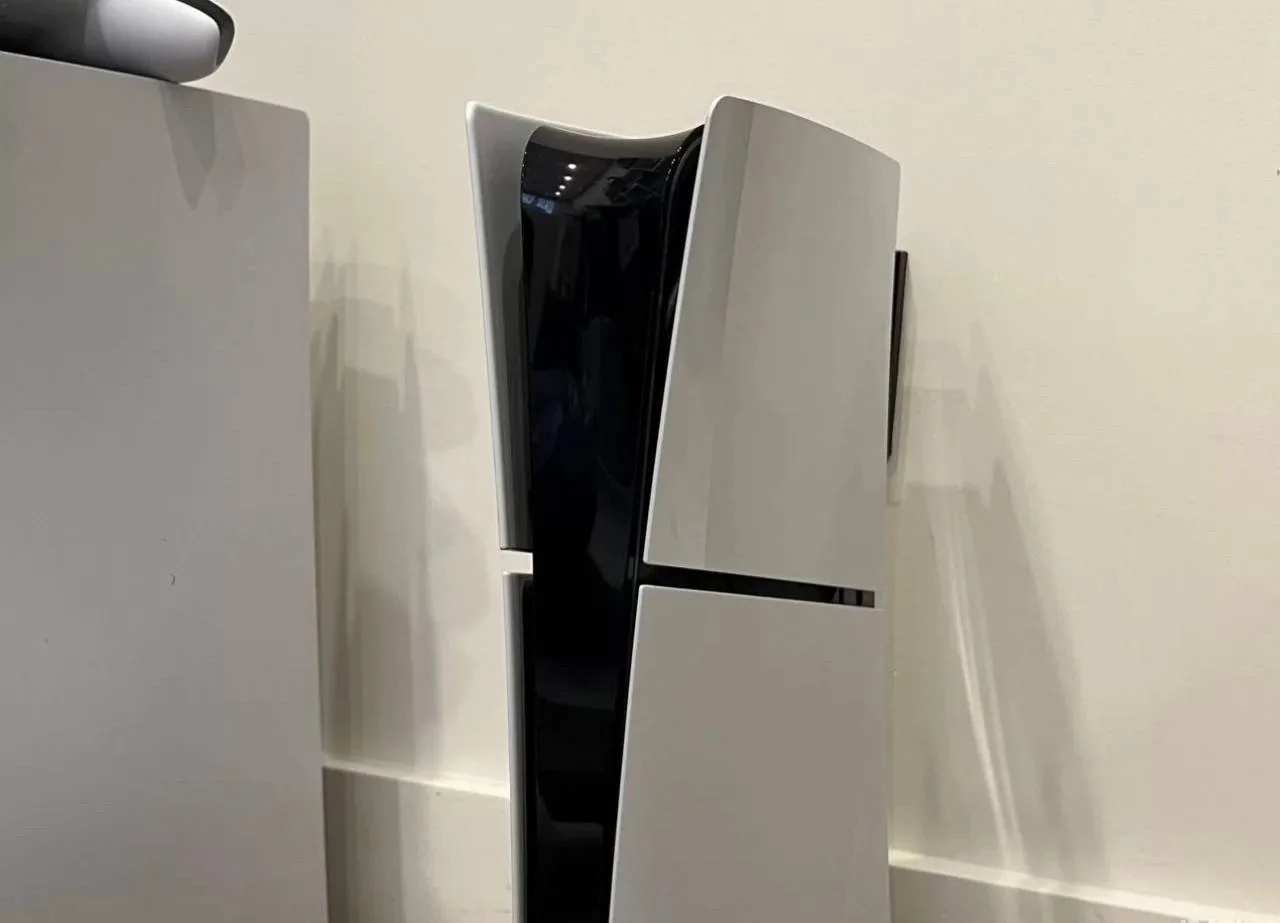 Продам PlayStation 5 slim (CFI-2000)