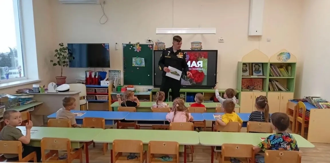 Сегодня в группе №13 состоялась незабываемая встреча,посвященная Дню Великой Победы. К нам в гости п