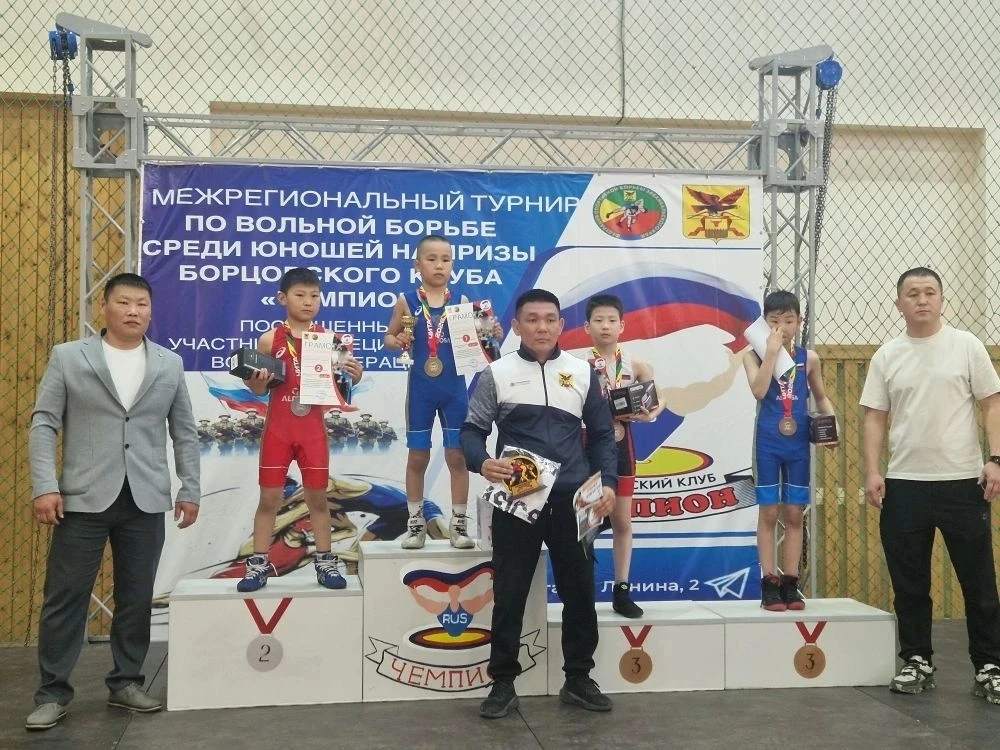 В Чите прошел межрегиональный турнир по вольной борьбе среди юношей на призы клуба «Чемпион», посвящ