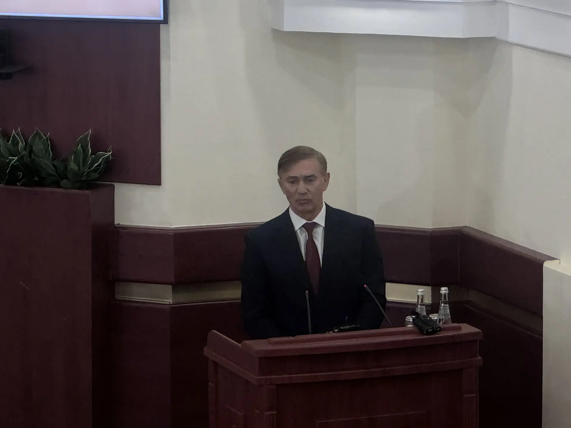 С сенатором от Курской области тоже без сюрпризов.