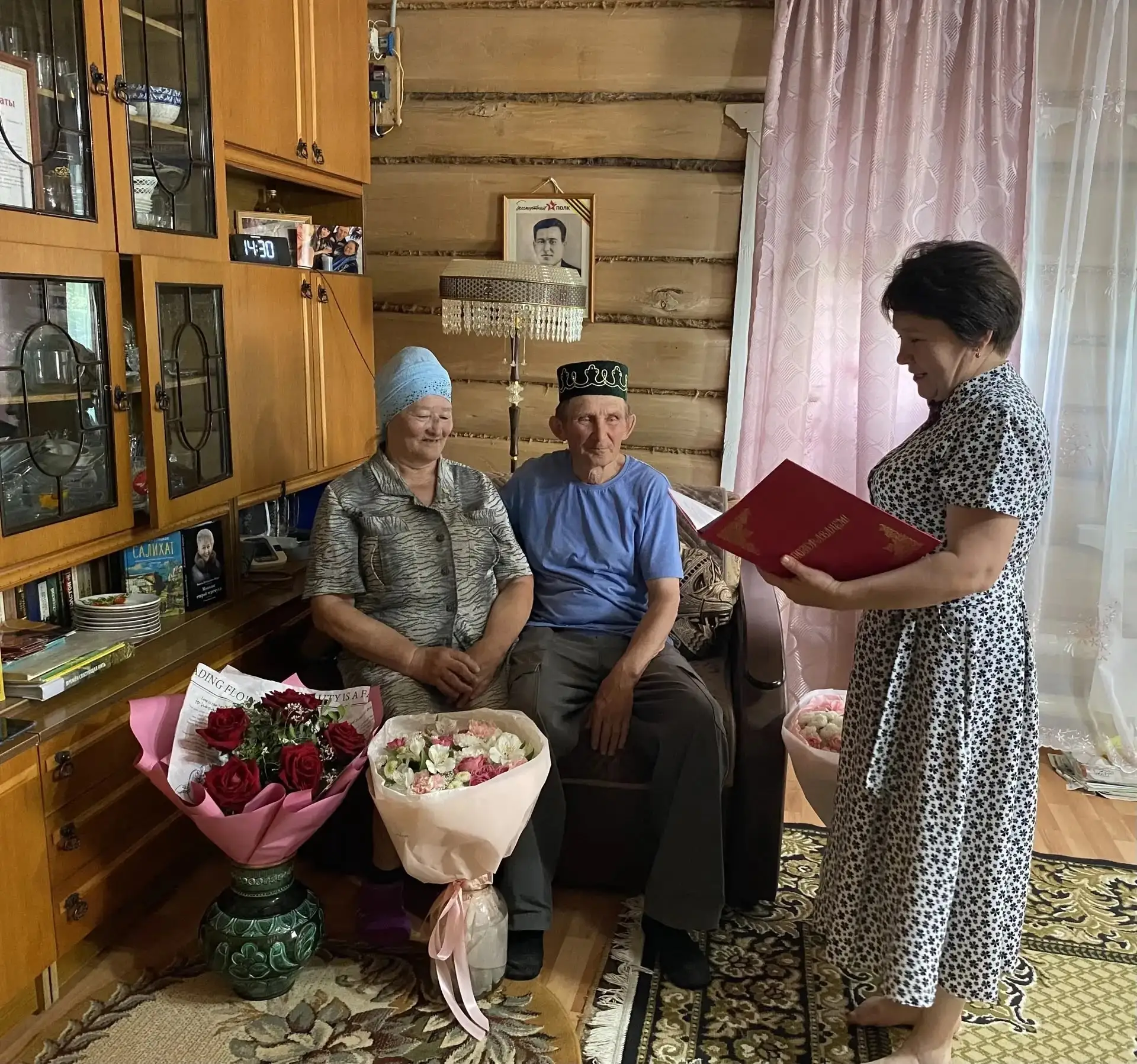 Кушлавычта яшәүче Әлфия - Габделфәт Галимҗановларның өйләнешкәненә 50 ел. Юбилярларны өйләренә барып