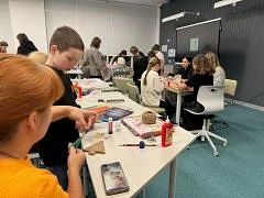 В нашей школе прошел замечательный мастер-класс по изготовлению ёлочных игрушек, где каждый участник
