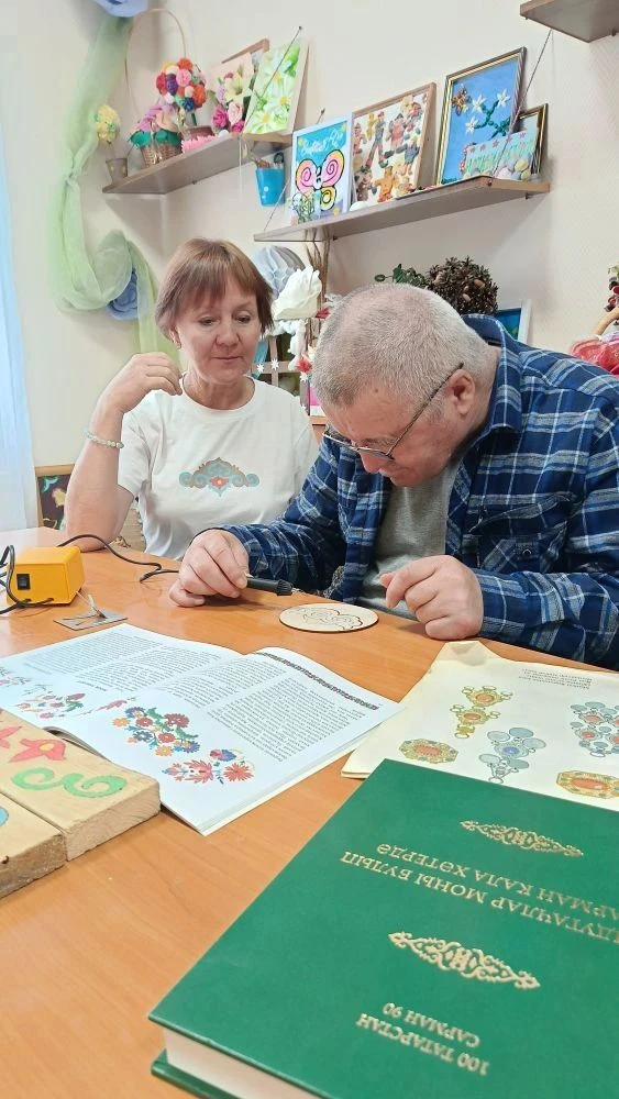 🌹В преддверии Дня Республики в нашем интернате прошло тематическое занятие кружка «Выж...