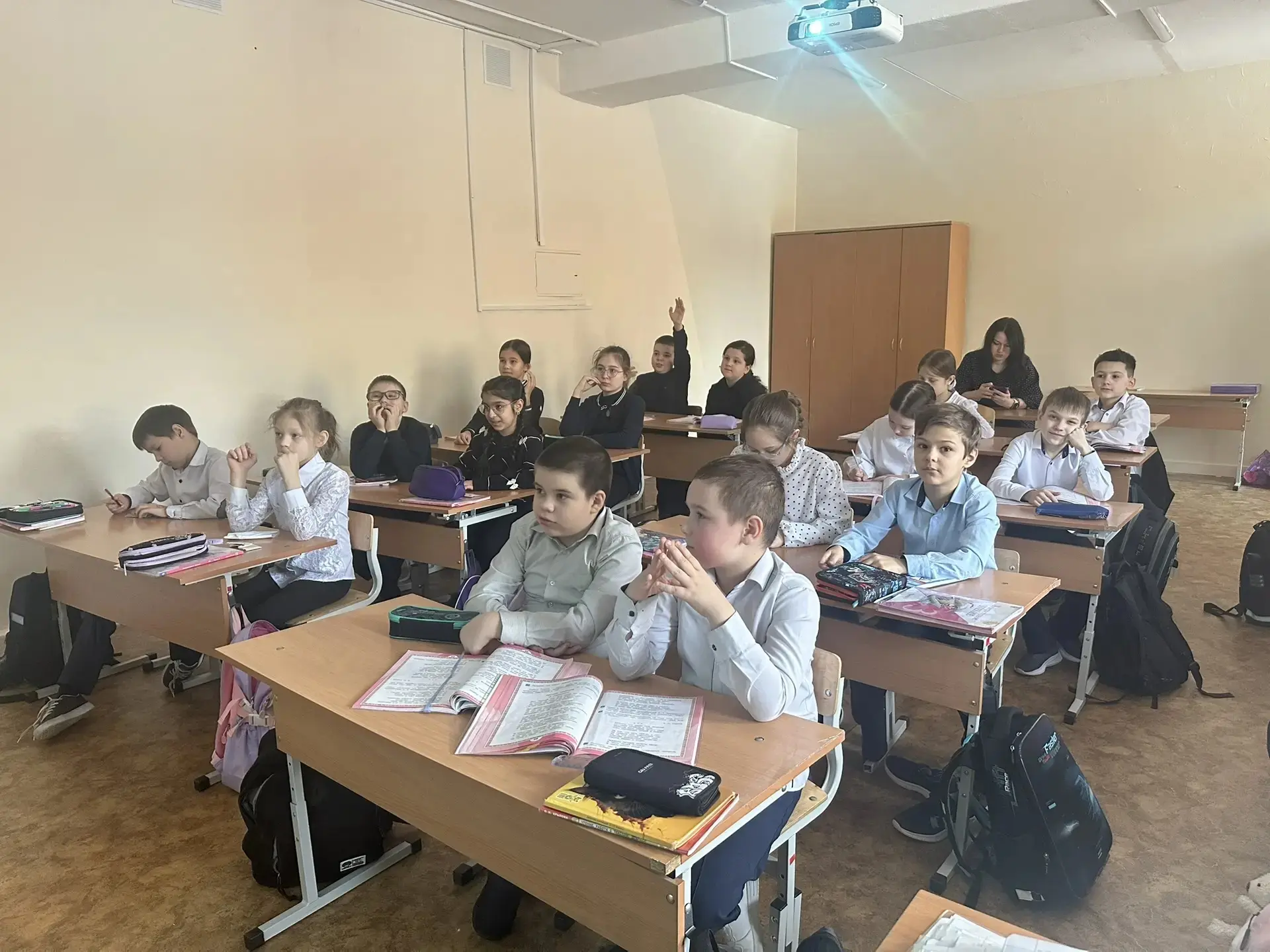 🗓️ День памяти юного героя-антифашиста  Сегодня, 8 февраля, отмечается День памяти юного героя-антиф